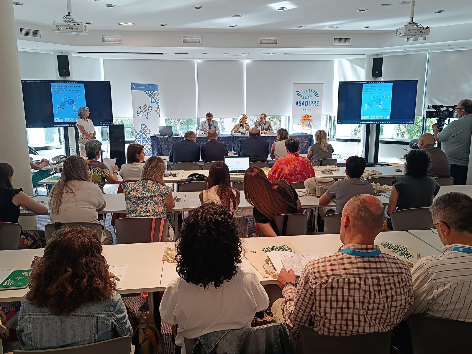 El evento, celebrado en el Hotel Hipotel Sherry Park, ha sido organizado en colaboración con el Centro del Profesorado (CEP) de Jerez