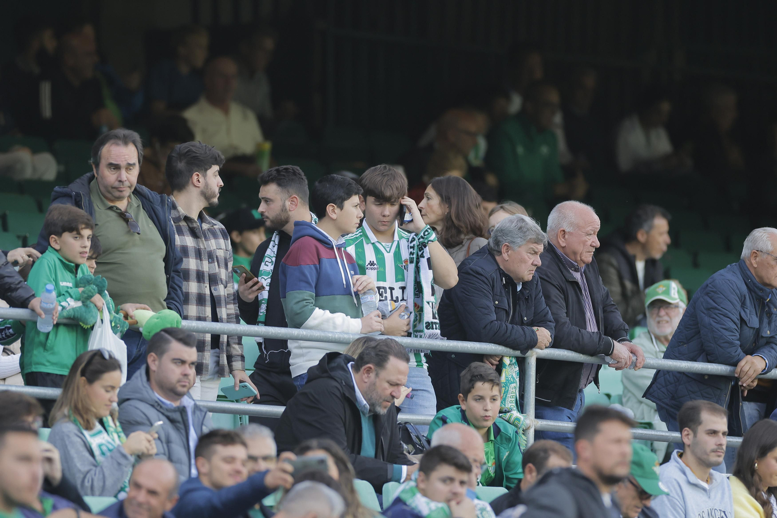 Búscate en las fotos del Betis-Real Madrid