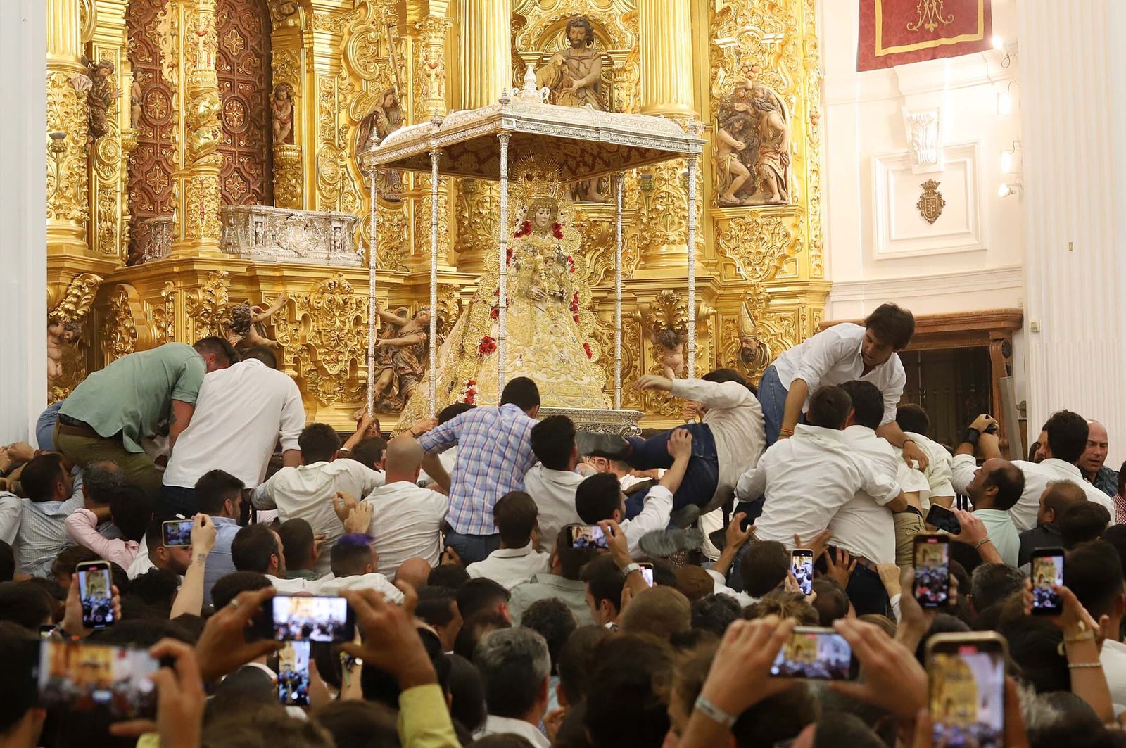 El Salto a la Reja de la Virgen del Rocío en imágenes