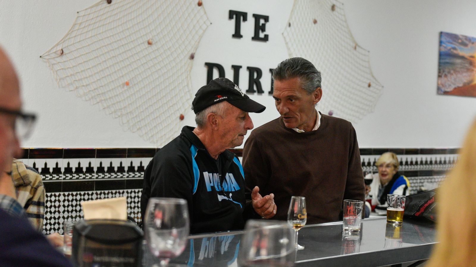 Las fotos del primer dia de reapertura del Bar 'Te dire' en Algeciras