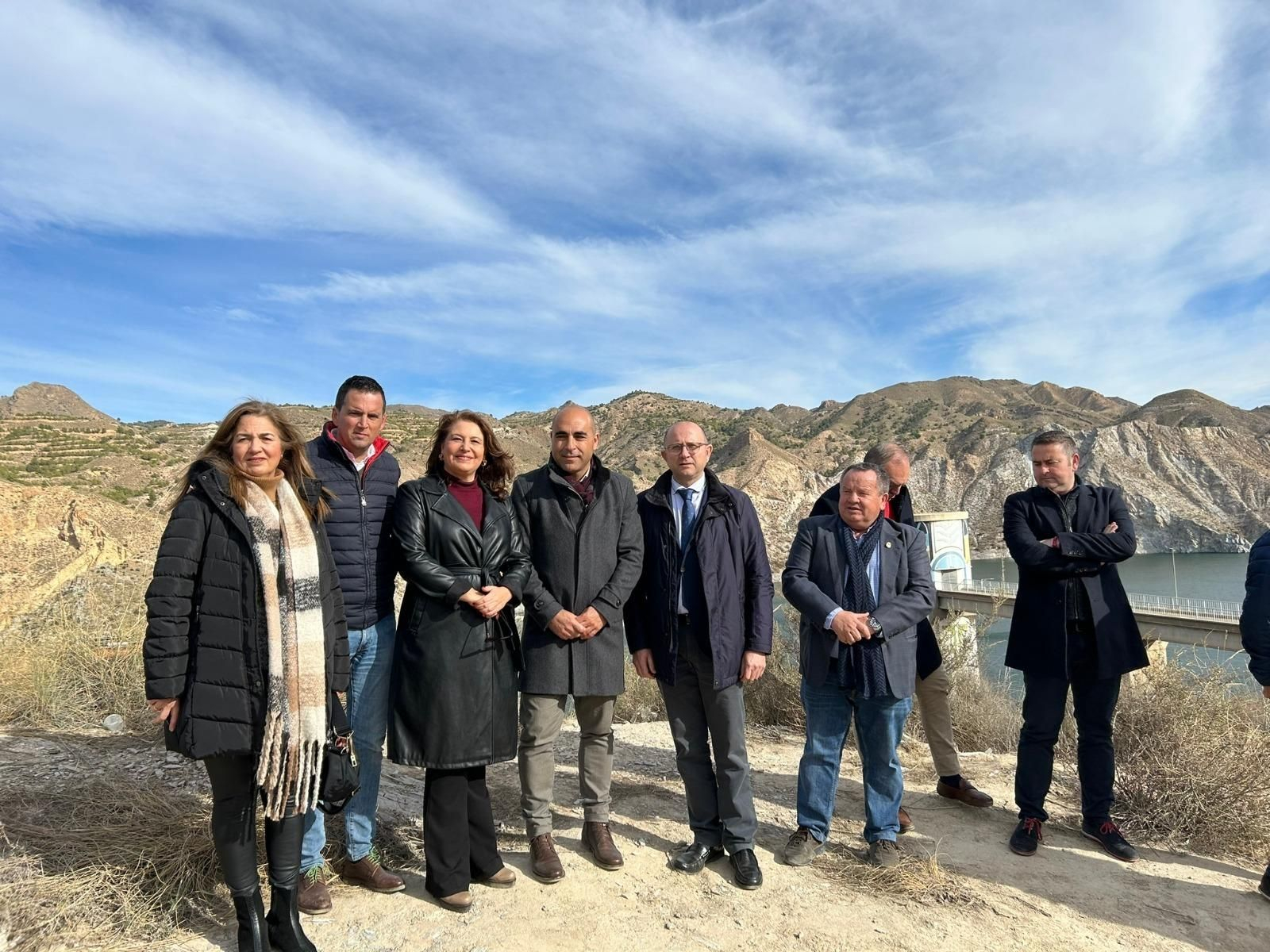 Autoridades políticas, junto a la Estación de Tratamiento de Agua Potable (ETAP) del Almanzora.