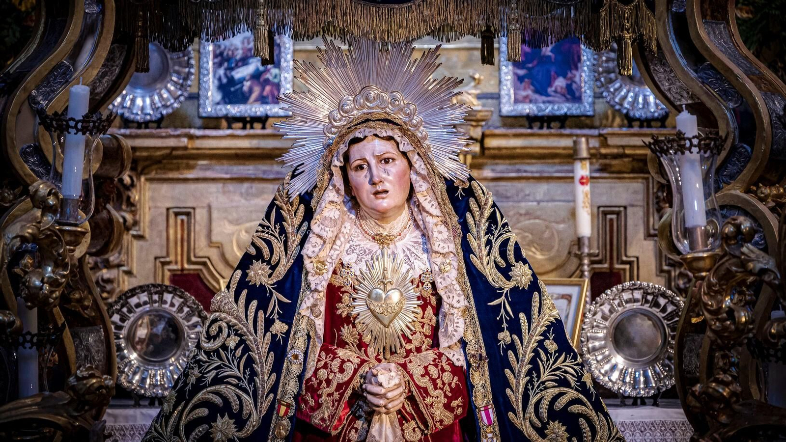 Primer día del besamanos extraordinario por el 75 aniversario del Dogma de la Asunción en Cádiz