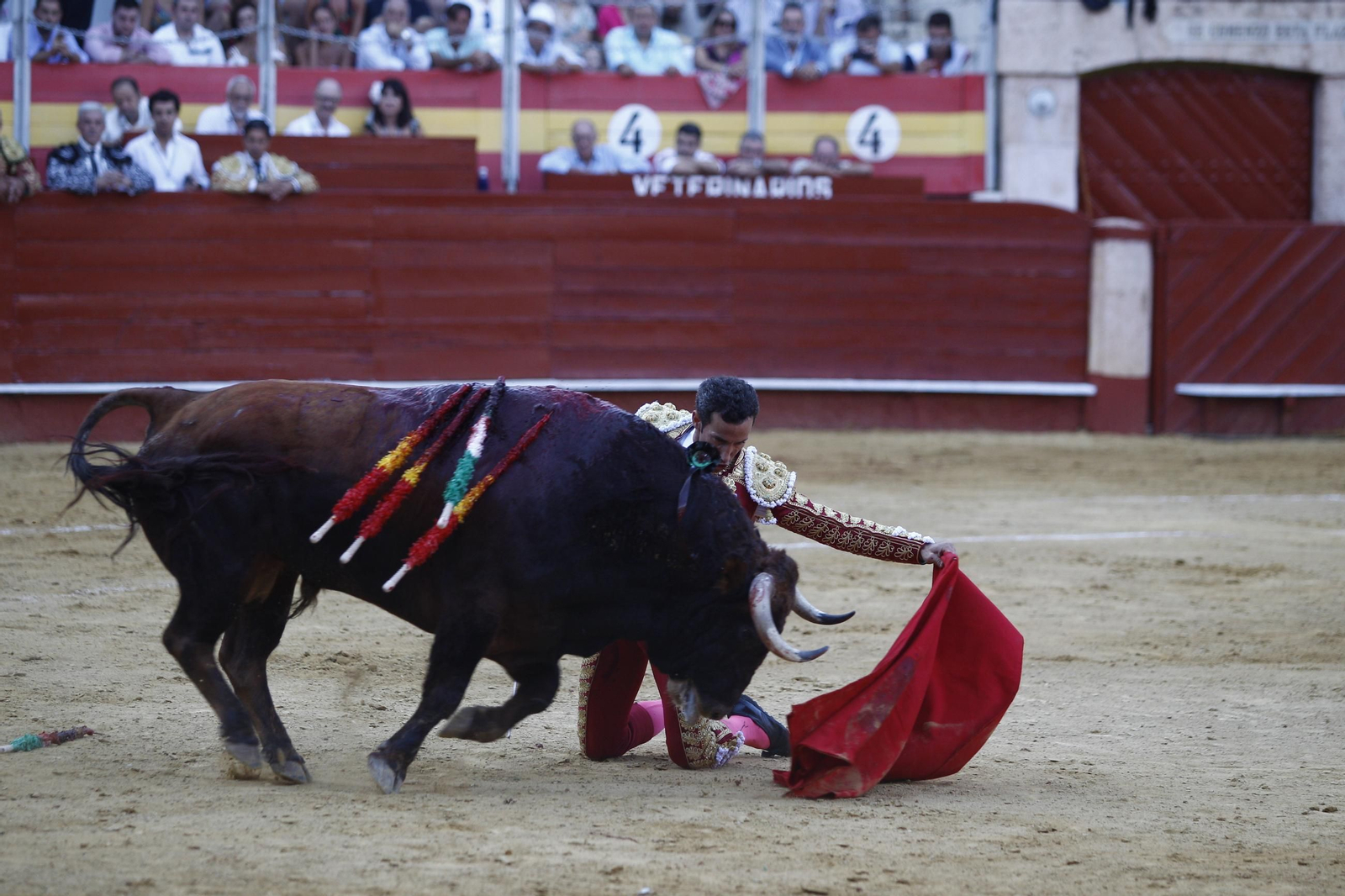 Las mejores imágenes de los toreros Fortes, Juan Ortega y David de Miranda en la Feria de Almería 2025