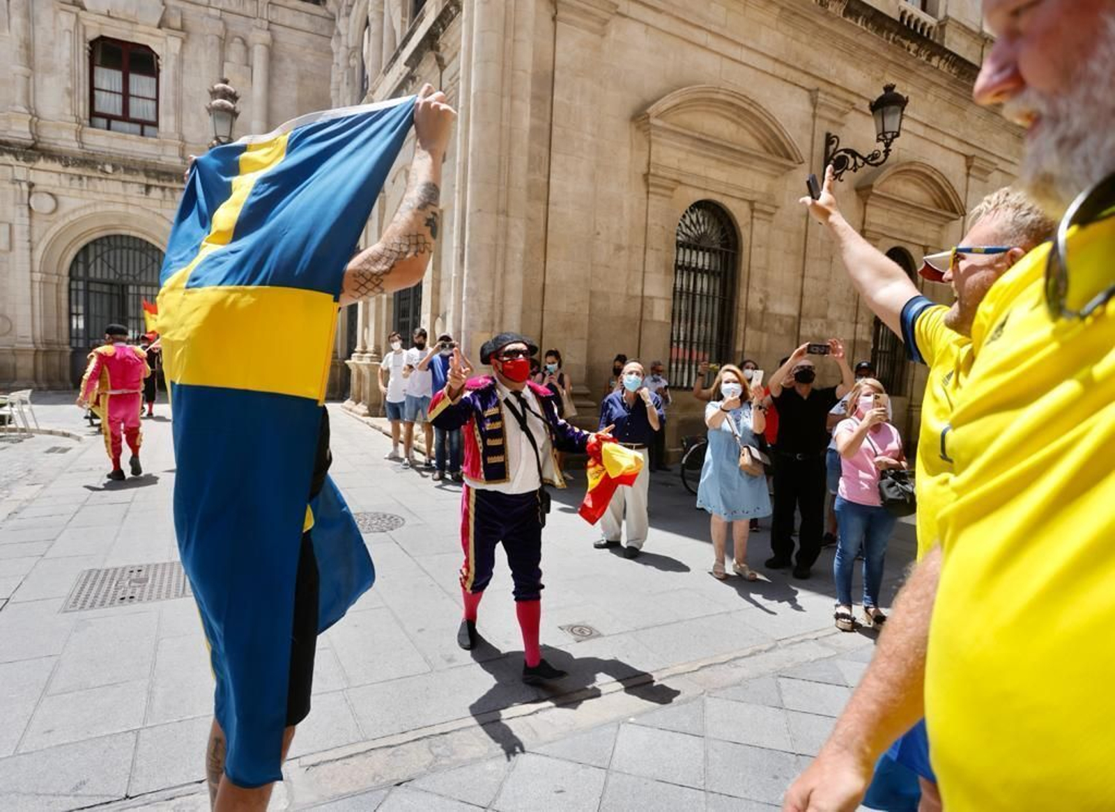 Eurocopa | Las imágenes de la convivencia entre España y Suecia en Sevilla