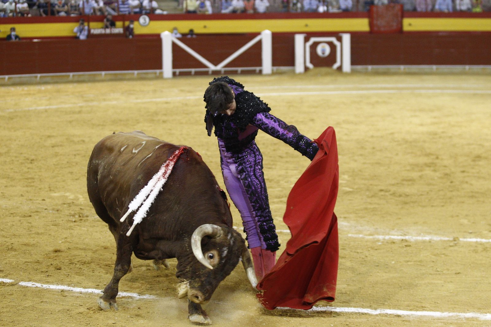 Fotogalería corrida de toros. Cayetano Rivera, Paco Ureña y Roca Rey. Roquetas de Mar.