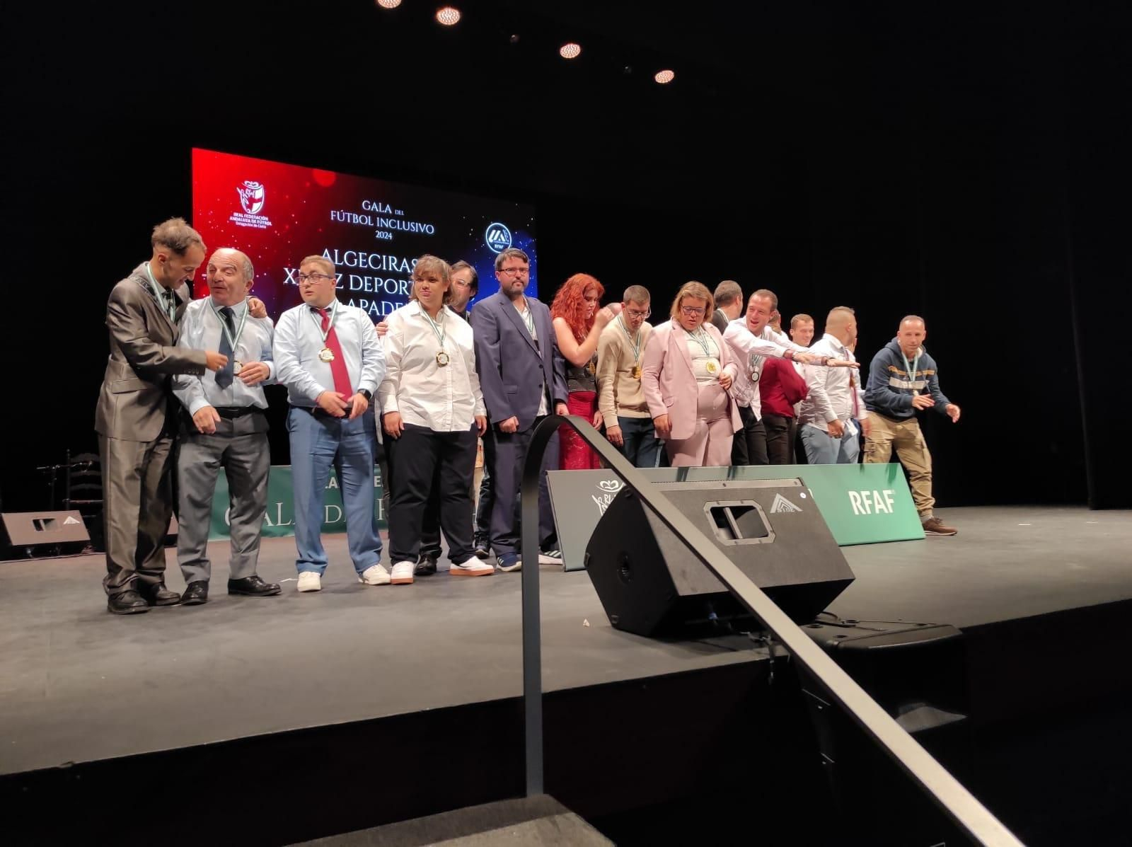 Jugadores del Algeciras CF-Apadis, en la Gala del Fútbol Inclusivo.