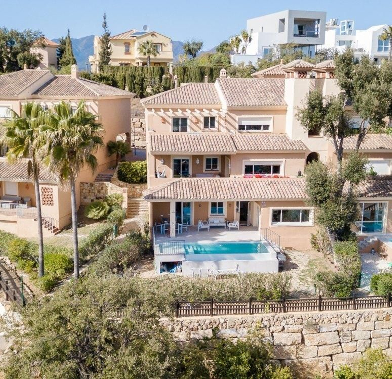 Villa que pretenden poner en alquiler turístico en la urbanización. Villa que pretenden poner en alquiler turístico en la urbanización.