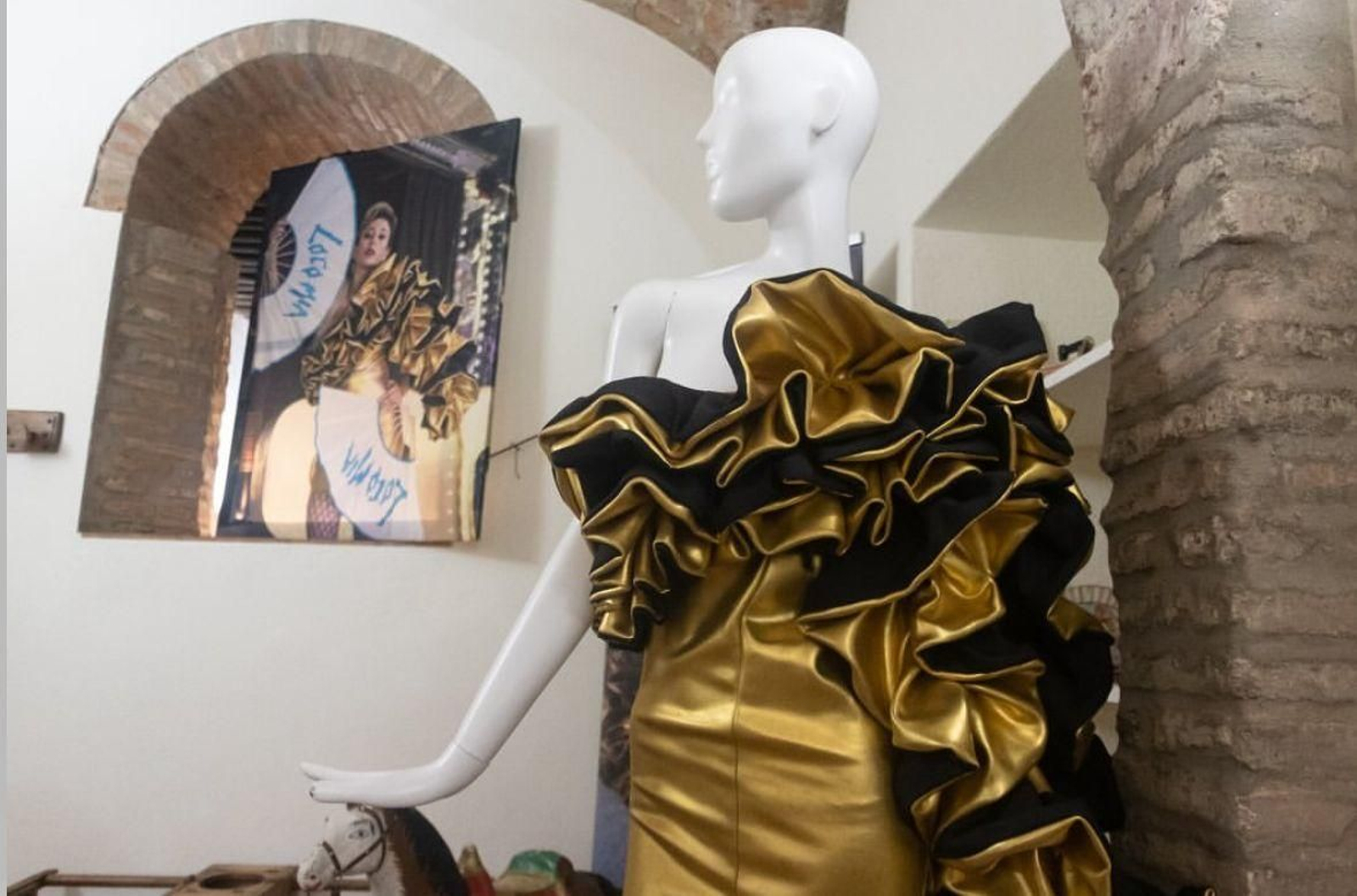 Las mejores fotos de la exposición del diseñador José Perea en Hinojosa del Duque