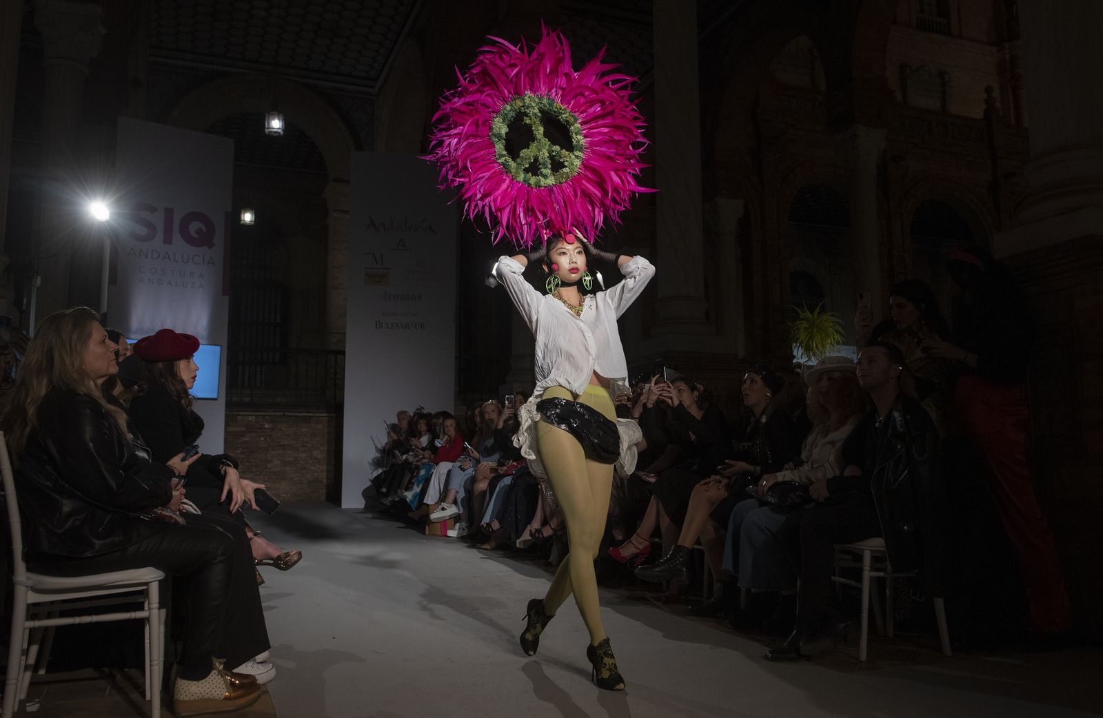 El desfile de Vivascarrión en la pasarela de novia e invitada SIQ 2022, todas las fotos