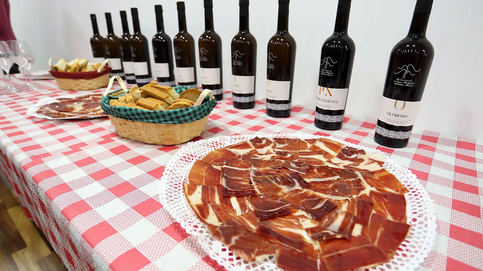 El claro protagonista de Cumbres Mayores, el jamón ibérico | Alberto Domínguez