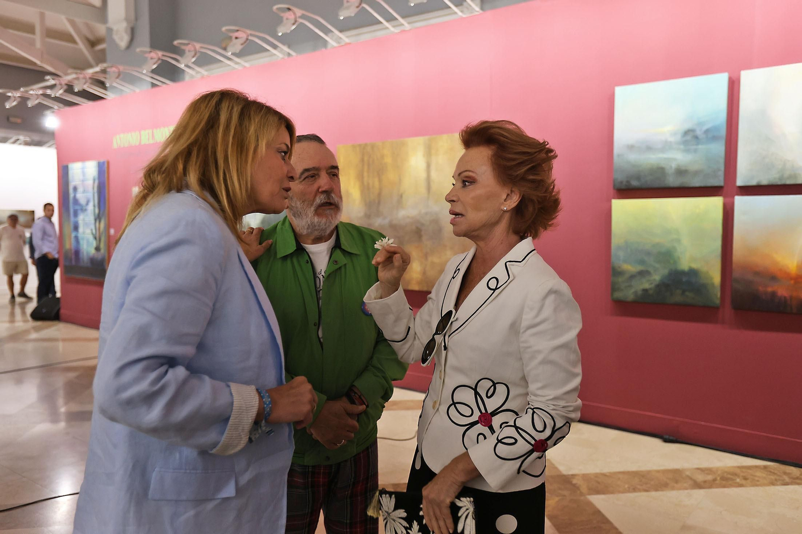 Imágenes de la inauguración de la muestra 'Camino de Perfección' del pintor Antonio Belmonte