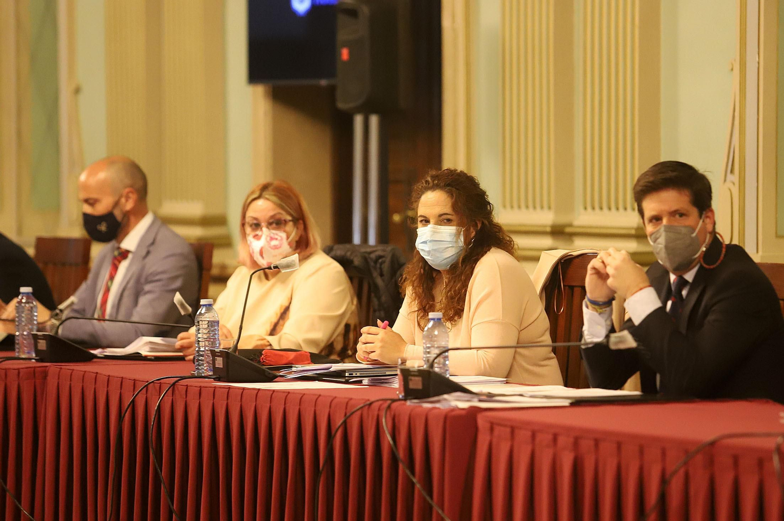 Imágenes del pleno celebrado en el Ayuntamiento de Huelva