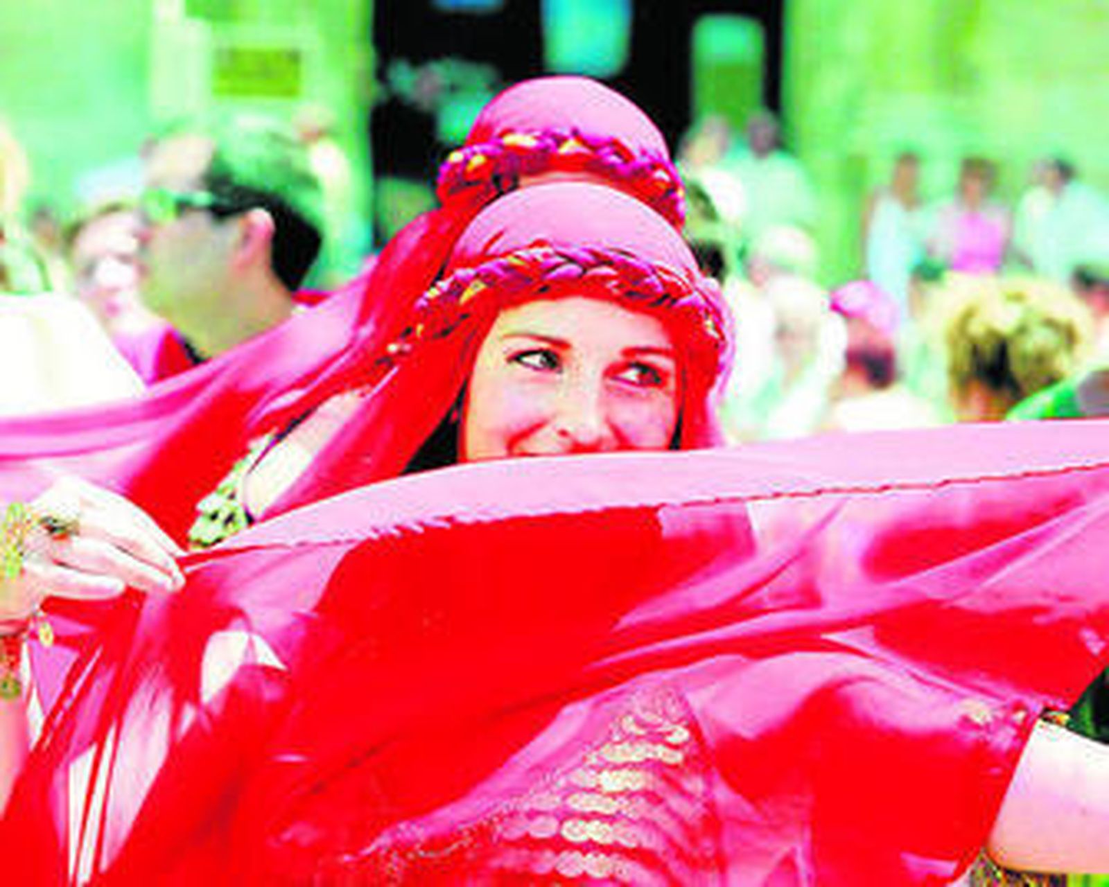 El programa mezcla danza asiática con ritmos centro-americanos, entre otros.