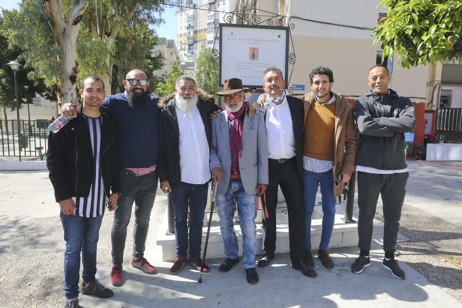 Las fotos del guardia civil gitano recorriendo La Palmilla