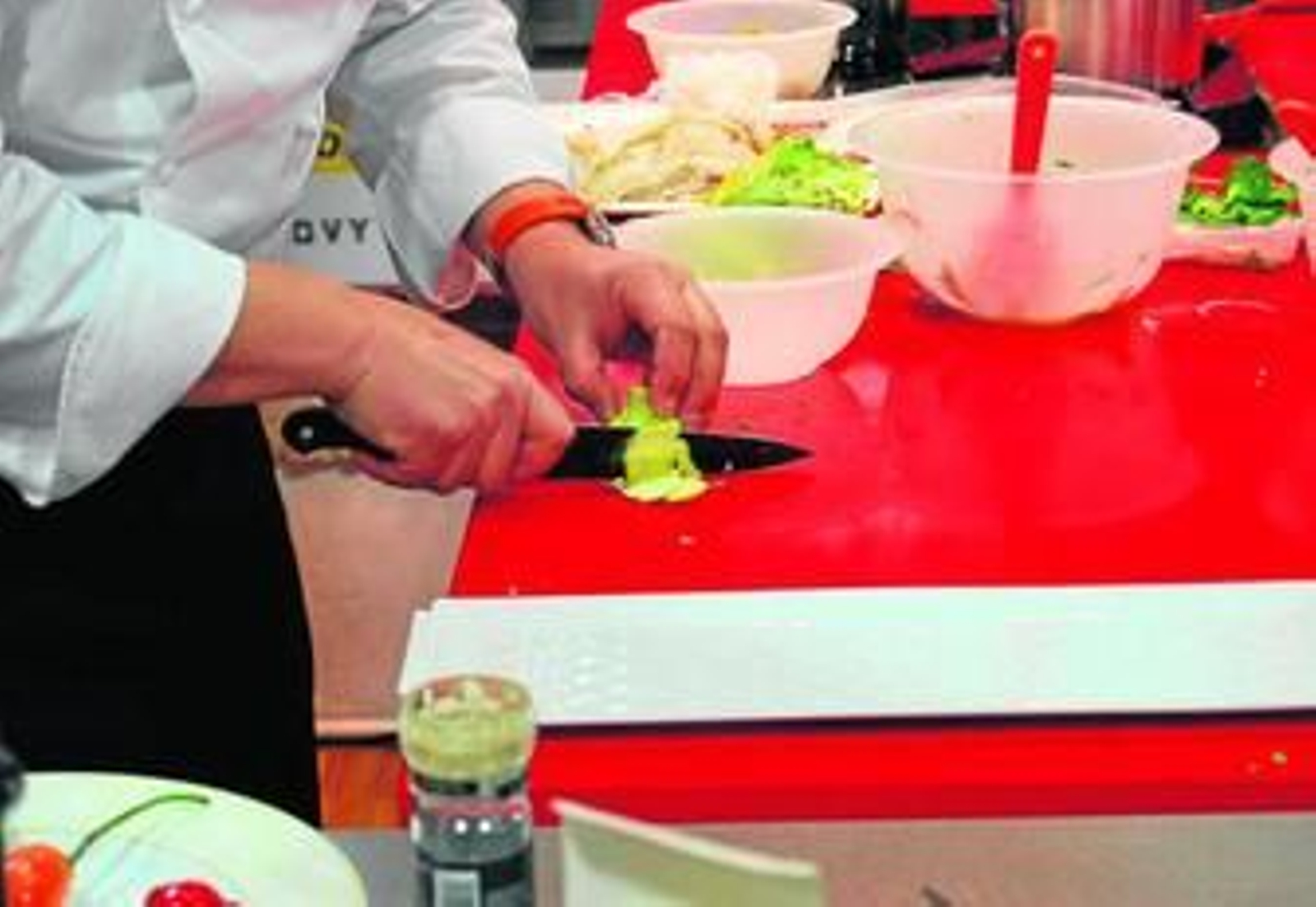 Mimar la higiene en la preparación de alimentos evita la presencia de patógenos.