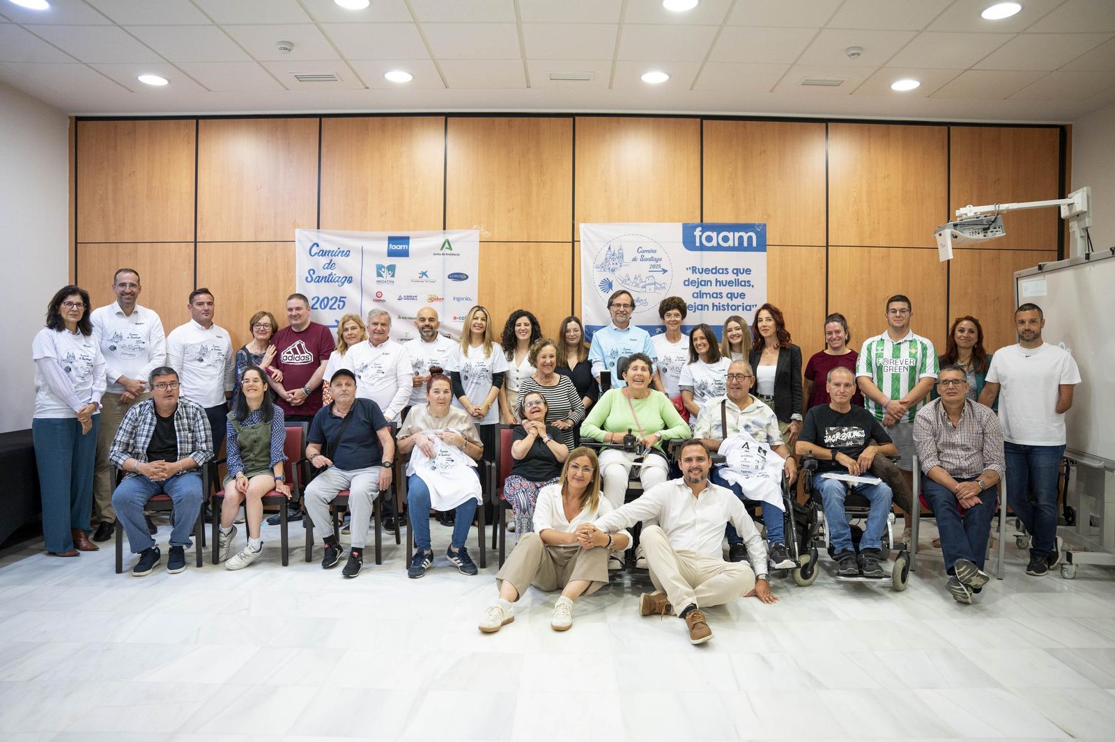 Las imágenes del acto de iniciación del Camino de Santiago de FAAM en Almería