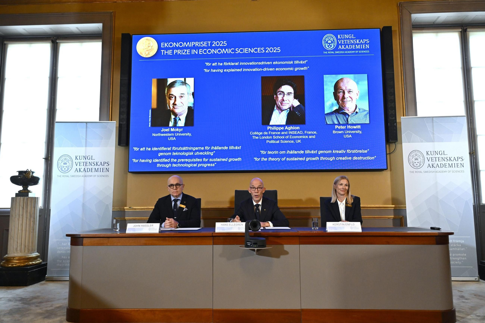 El Premio Nobel de Economía 2025 ha galardonado a Joel Mokyr, Philippe Aghion y Peter Howitt