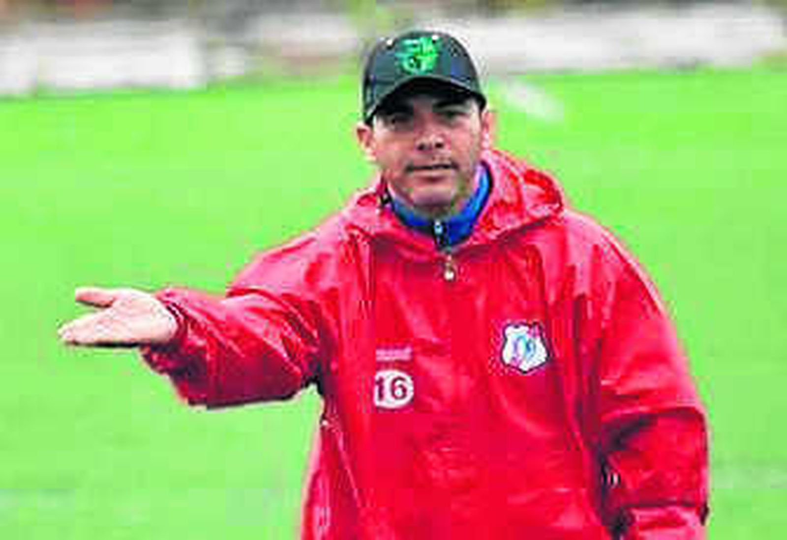 Primer entrenamiento de Juan Márquez -en el recuadro- en Bolivia.