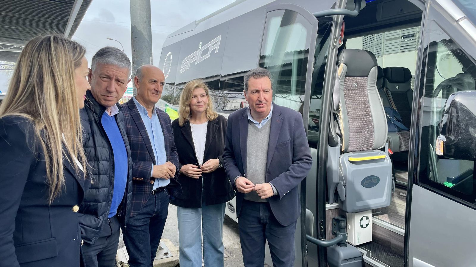 Manuel Andrés González junto a Bella Verano, Carmelo Romero, Juan Manuel González y Berta Centeno.