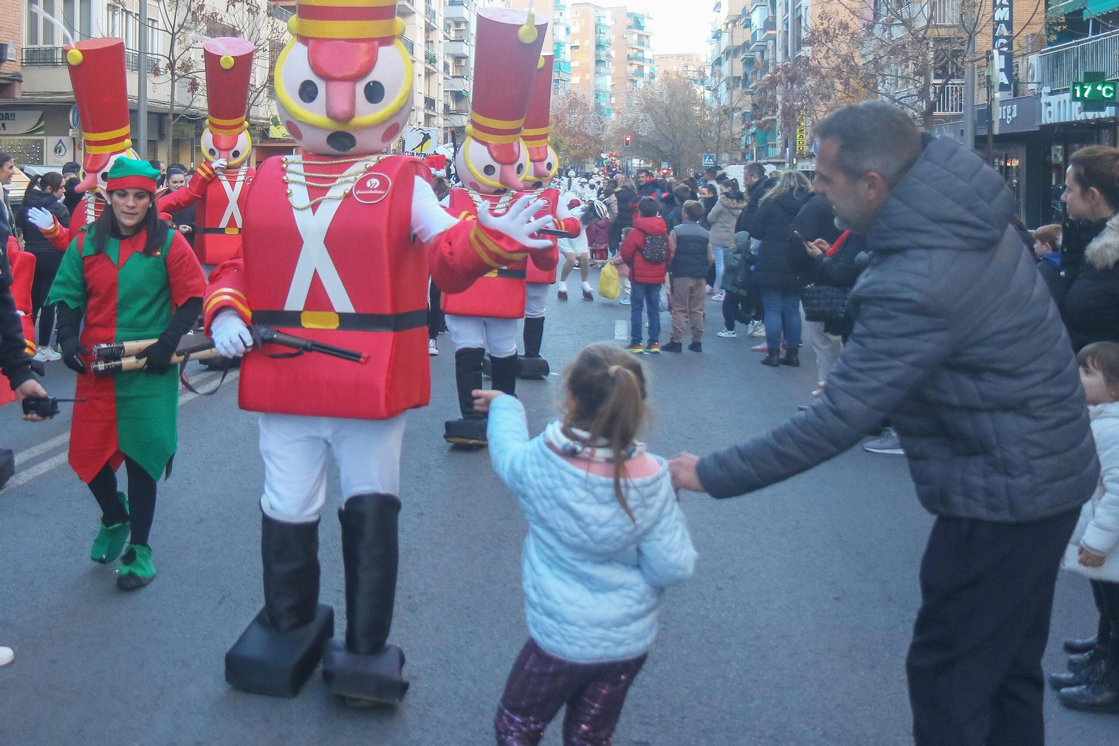 Las mejores imágenes de la cabalgata de Papá Noel en Granada