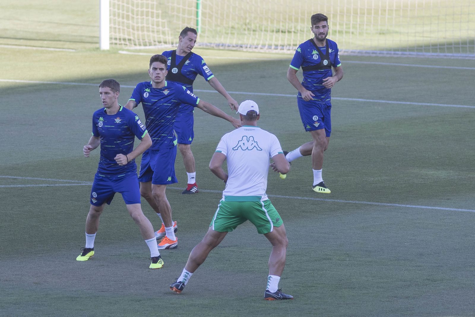 Brasanac se entrena junto con Bartra, Guardado y Barragán