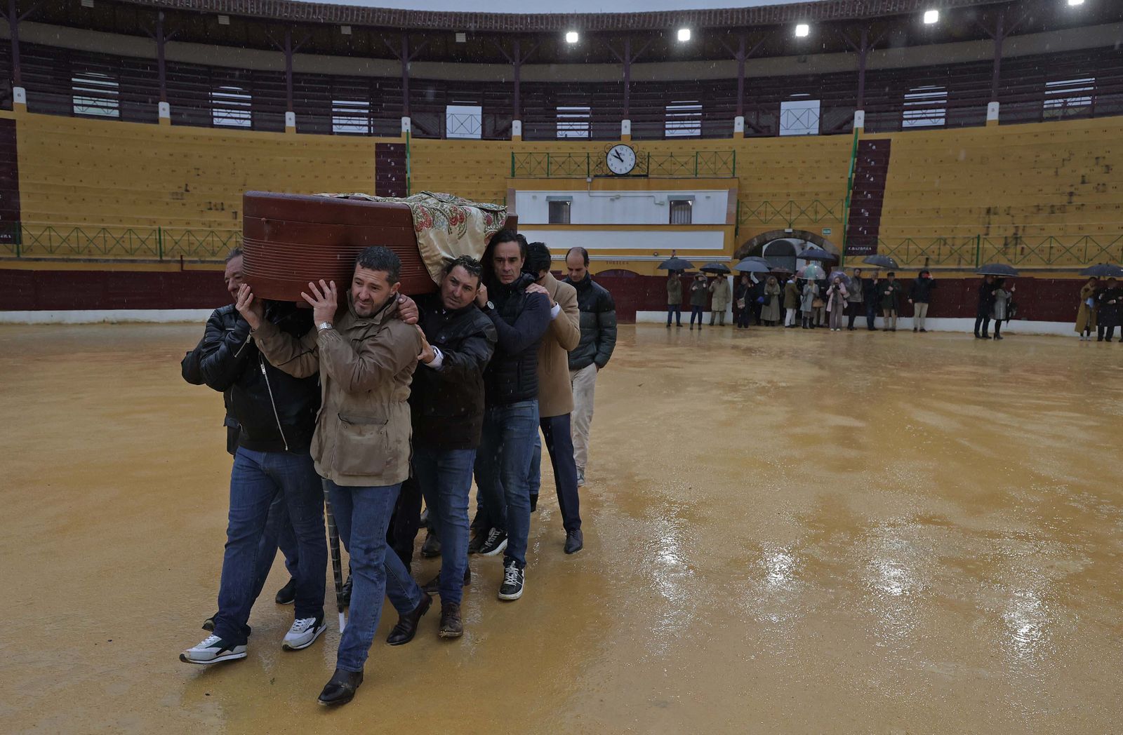 Imágenes del último adiós al diestro Carlos Corbacho en La Línea
