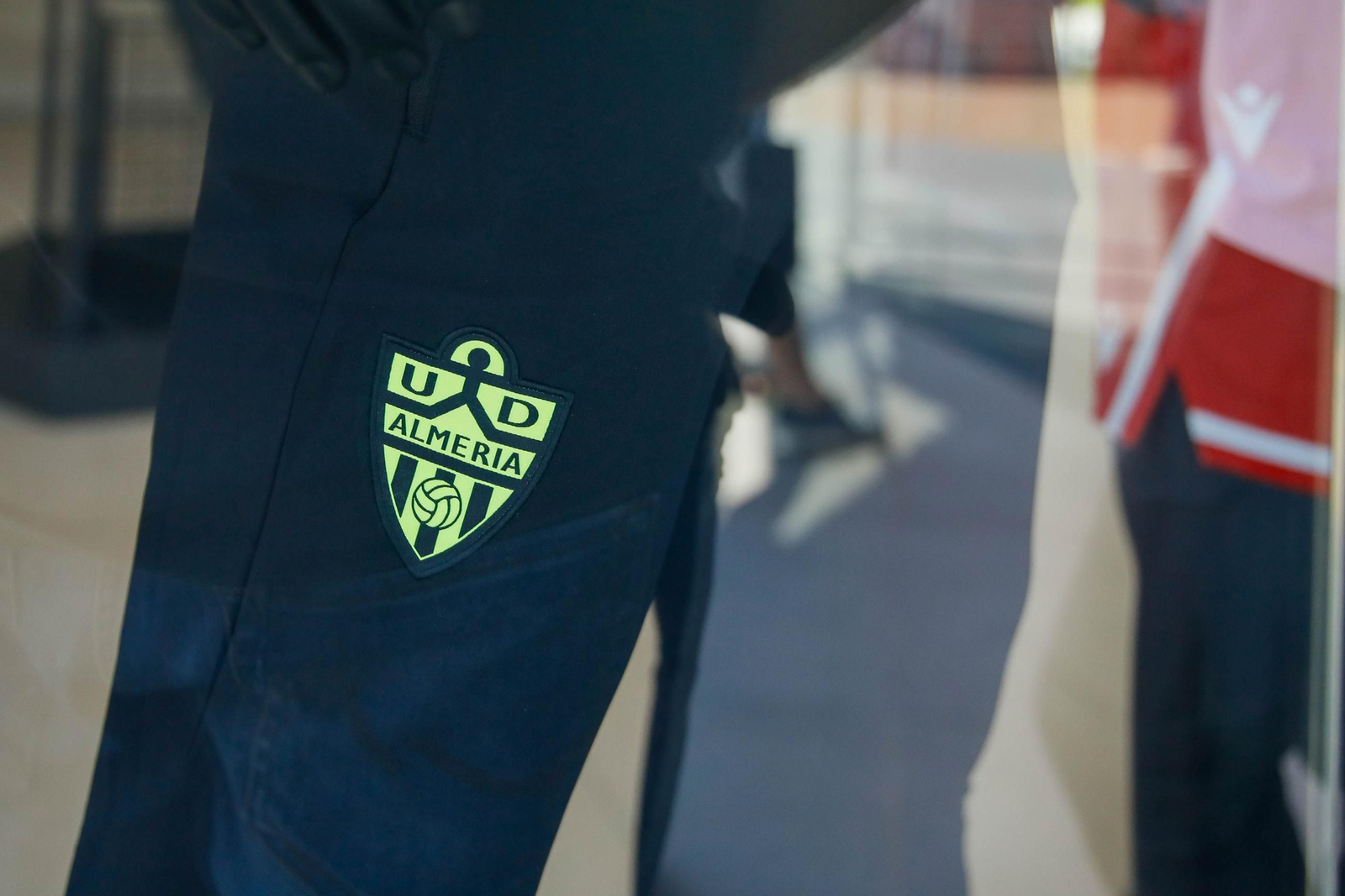 Las imágenes de la campaña de abonos de la UDA y apertura de la tienda del club