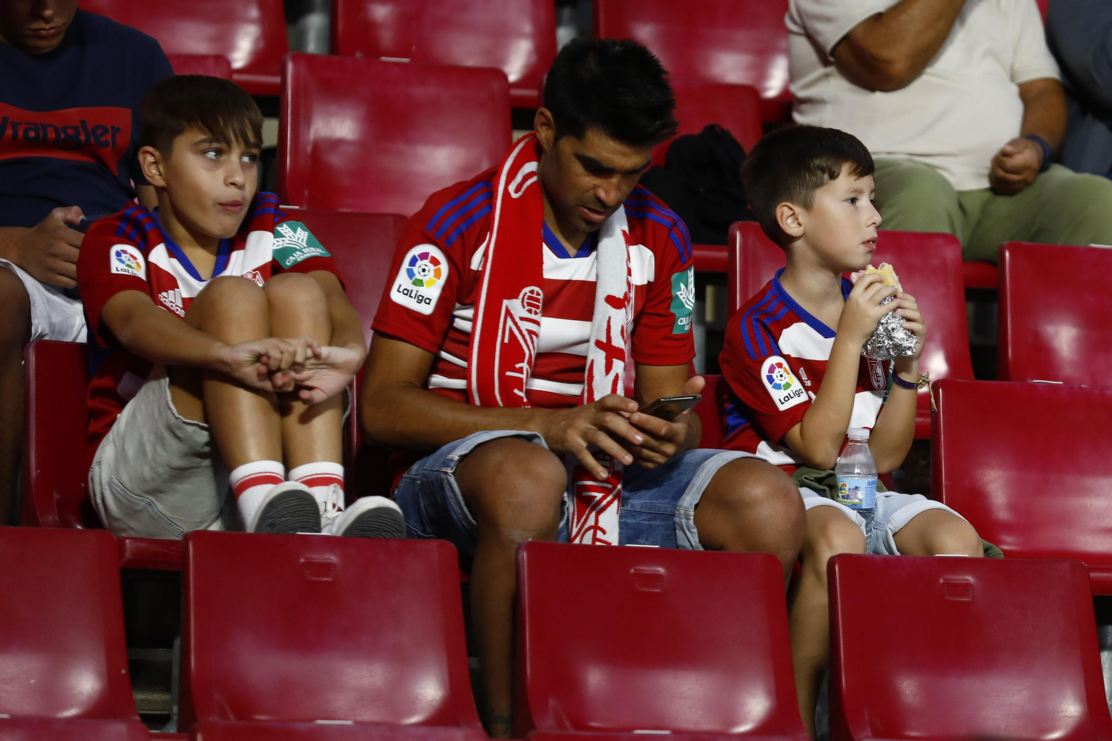 Encuéntrate en Los Cármenes en el partido del Granada CF ante el Girona