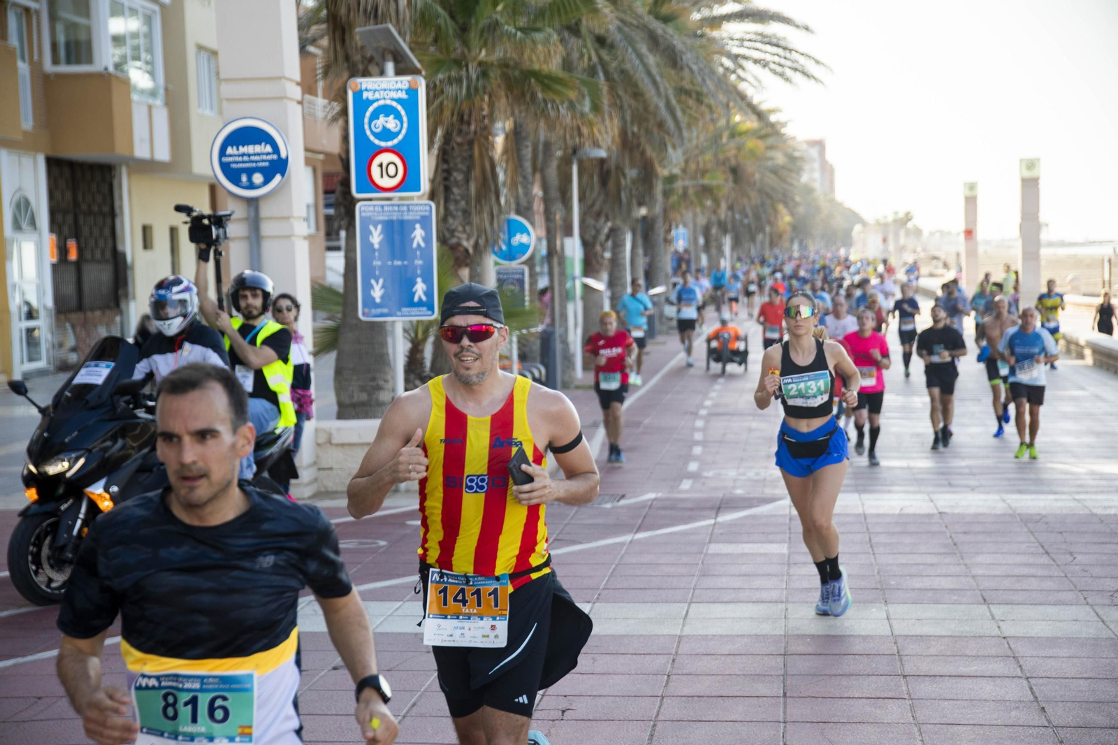El Medio Maratón de Almería 2025, en imágenes