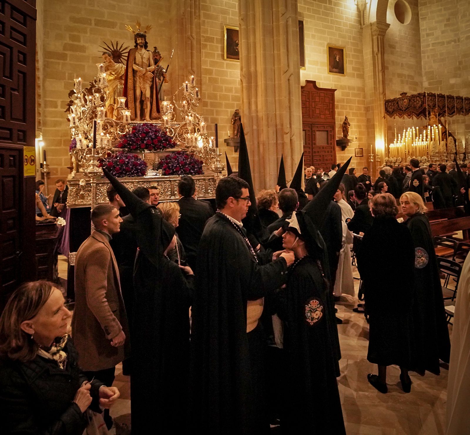 Las hermandades de La lanzada y Mayor Dolor en imágenes