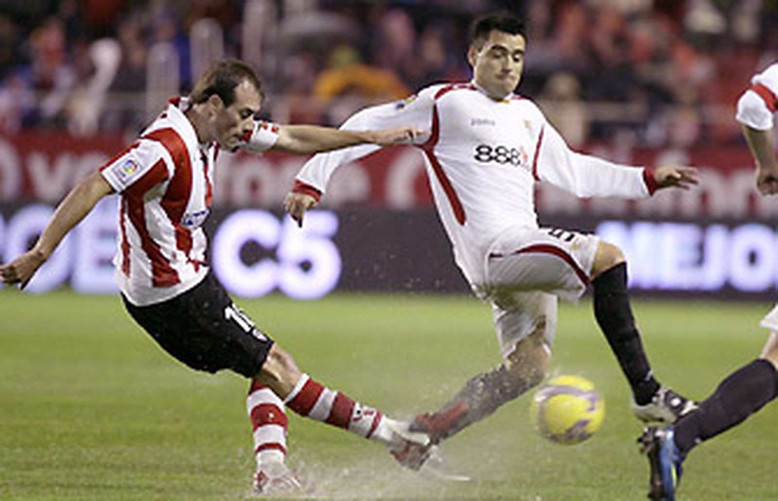 El Sevilla remonta ante el Athletic en el descuento (2-1)