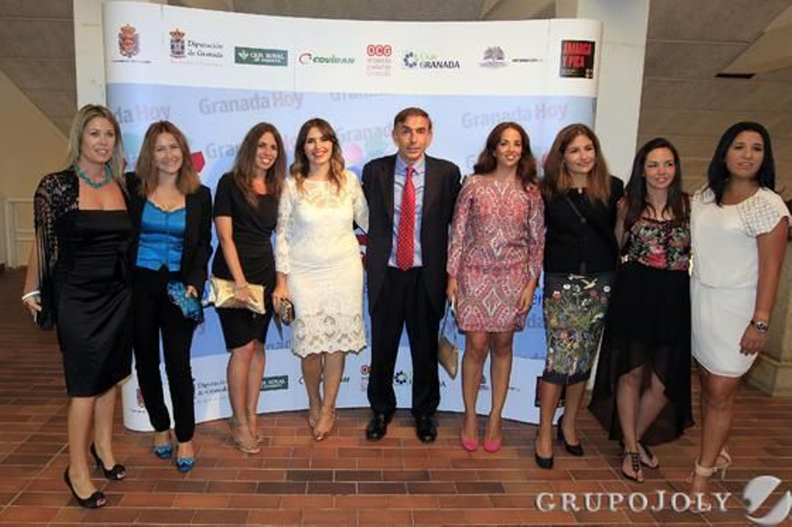 Anabel Rodríguez, Yenalia Huertas, Ana González, Guadalupe S. Maldonado, Francisco Donaire, Susana Vallejo, Belén Rico, Lourdes Mingorance y Cariño Trujillo.

Foto: Pepe Villoslada-Lucia Rivas