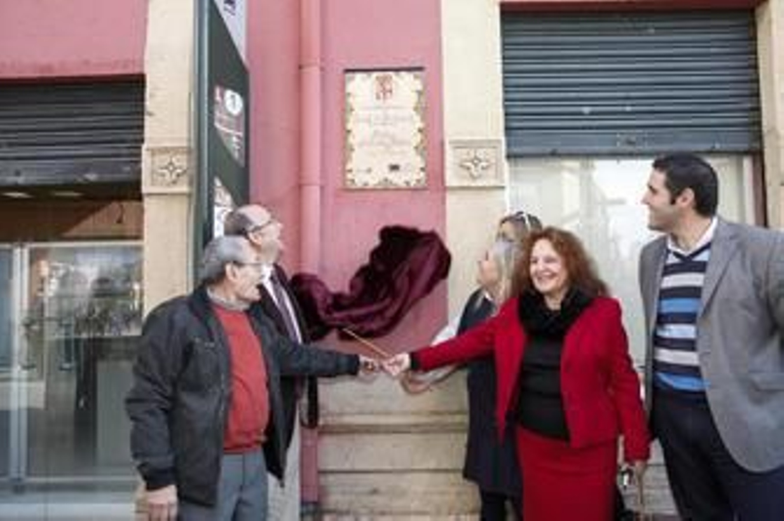 Placa homenaje a Isabel Millé, la que fuera archivera provincial y poetisa,