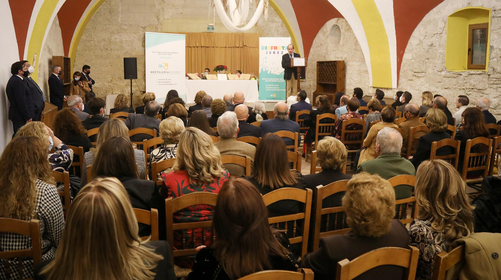 Emotivo y merecido homenaje a cuatro ilustres hosteleros