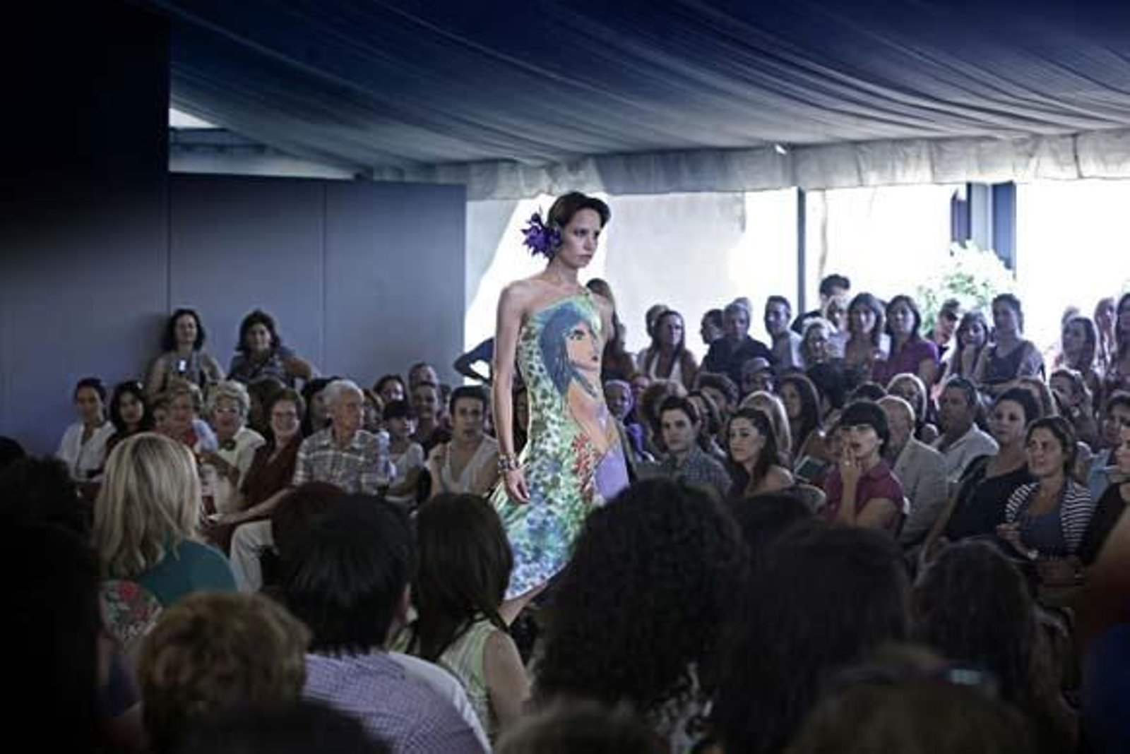 La apuesta Escuela de Color inauguró los desfiles de South 36.32N enmarcados en el bloque Jóvenes Diseñadores

Foto: Julio Gonzalez