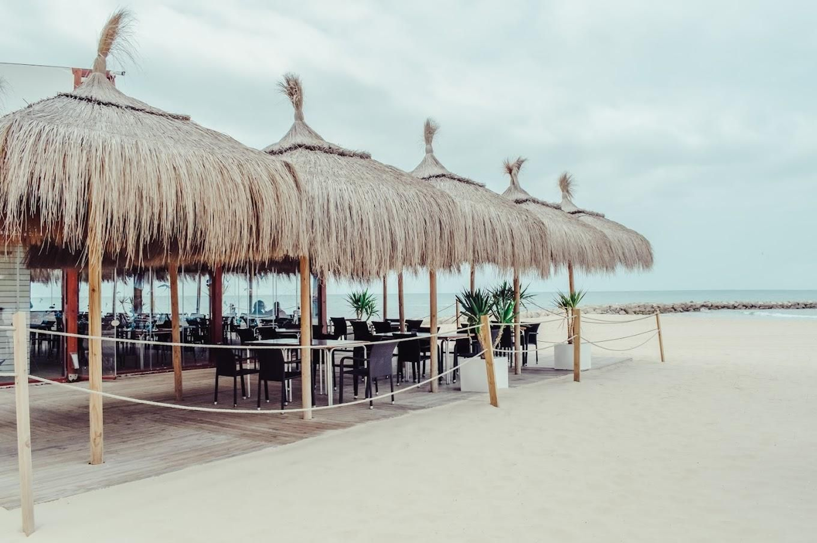 Tirabuzón cuenta con el encanto de un típico y tradicional chiringuito a pie de playa