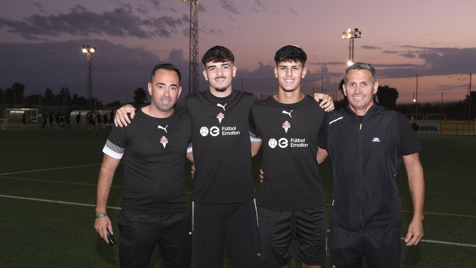 Juan Carlos Zumaquero, Sergio Portero, Salva Fillouche y Dani Canabarro posan antes de un entrenamiento de los cañaeros.