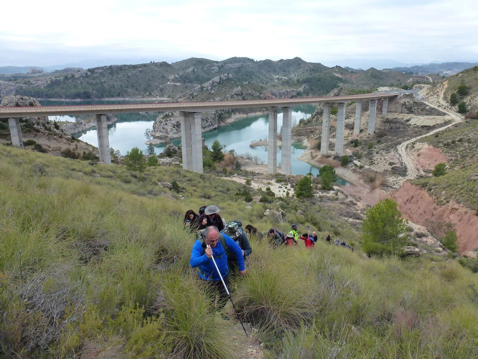 Ruta de senderismo en el Embalse de la Cierva en Mula (Murcia).
