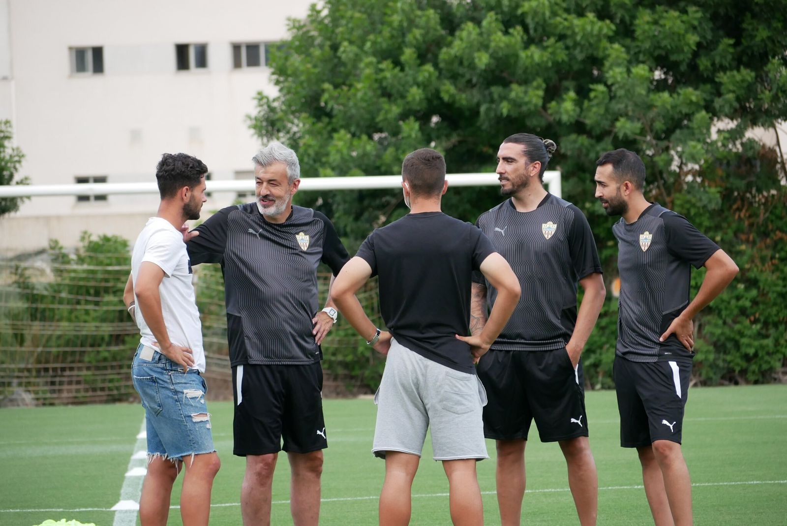 Chico entrenará al cadete y será ayudante de Óscar Fernández en el filial