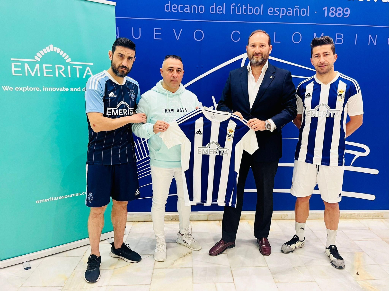 Patrocinio de Emerita en las camisetas del Recreativo de Huelva Fútbol Playa.