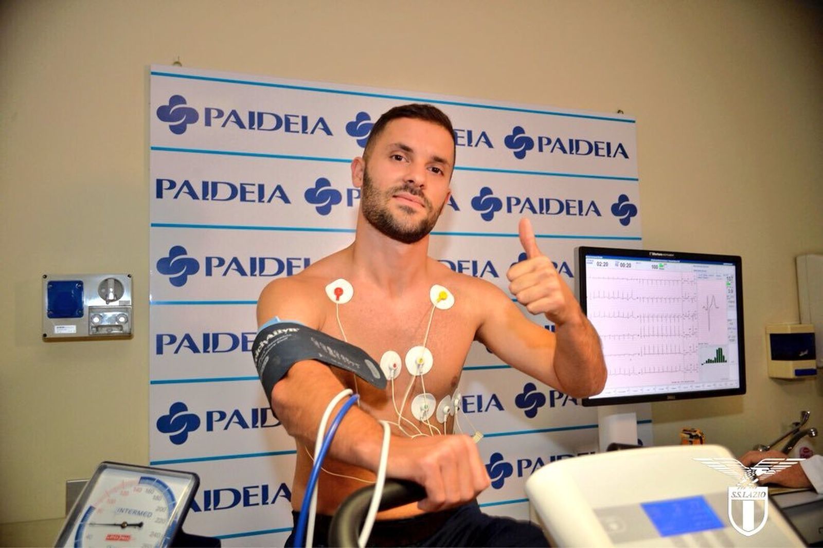 Durmisi realiza las pruebas médicas en las instalaciones de la Lazio.