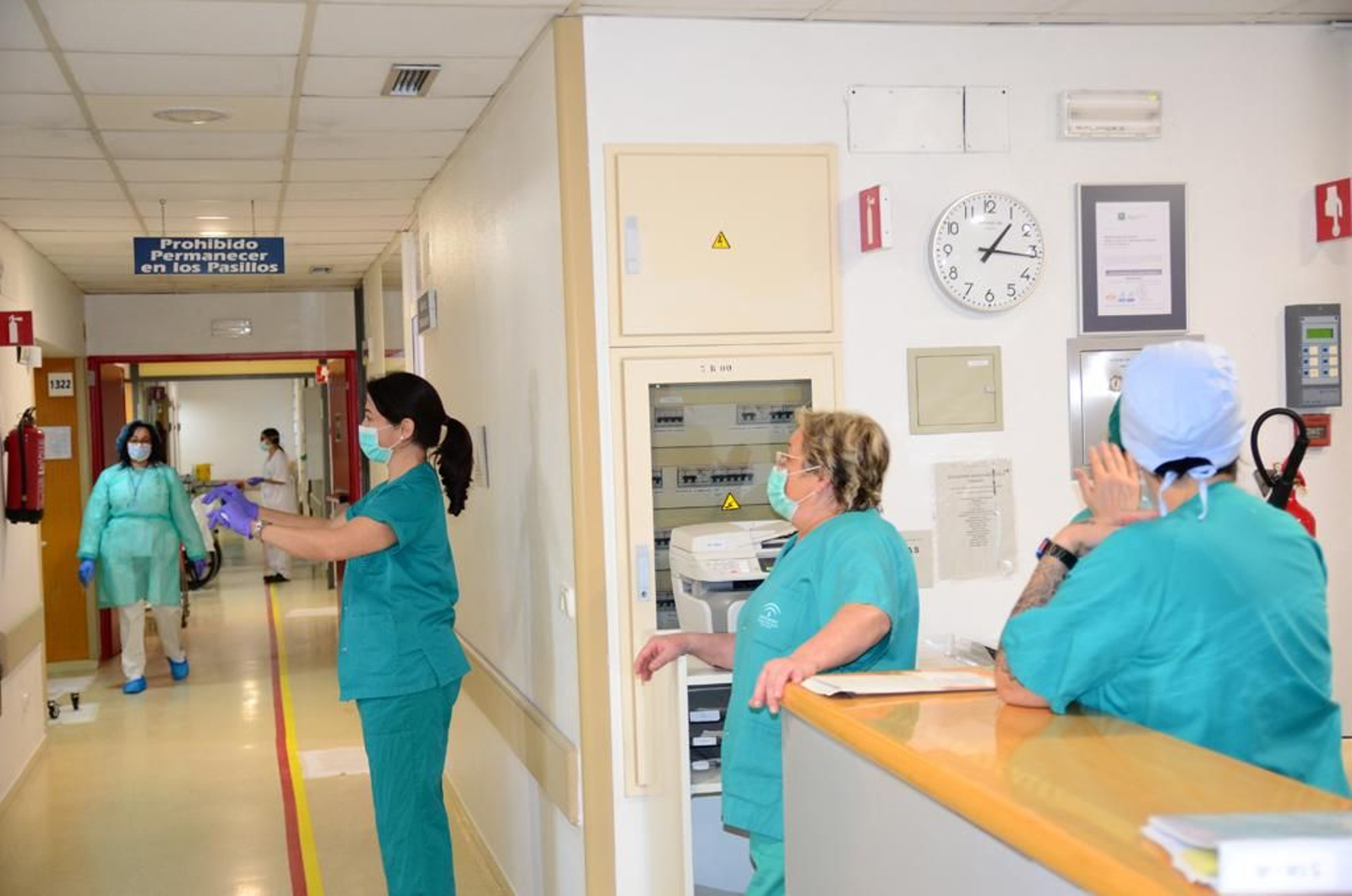 El día a día de las Unidades Covid de hospitalización del Reina Sofía, captado por sus profesionales