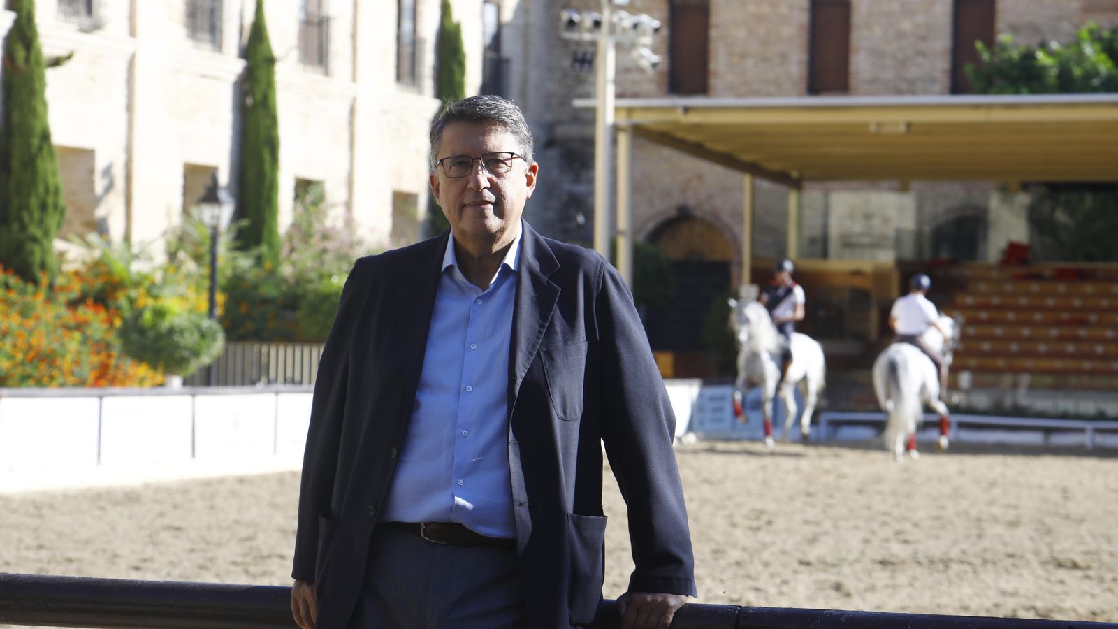 El presidente de Córdoba Ecuestre, Rafael Blanco, posa en las instalaciones de Caballerizas Reales