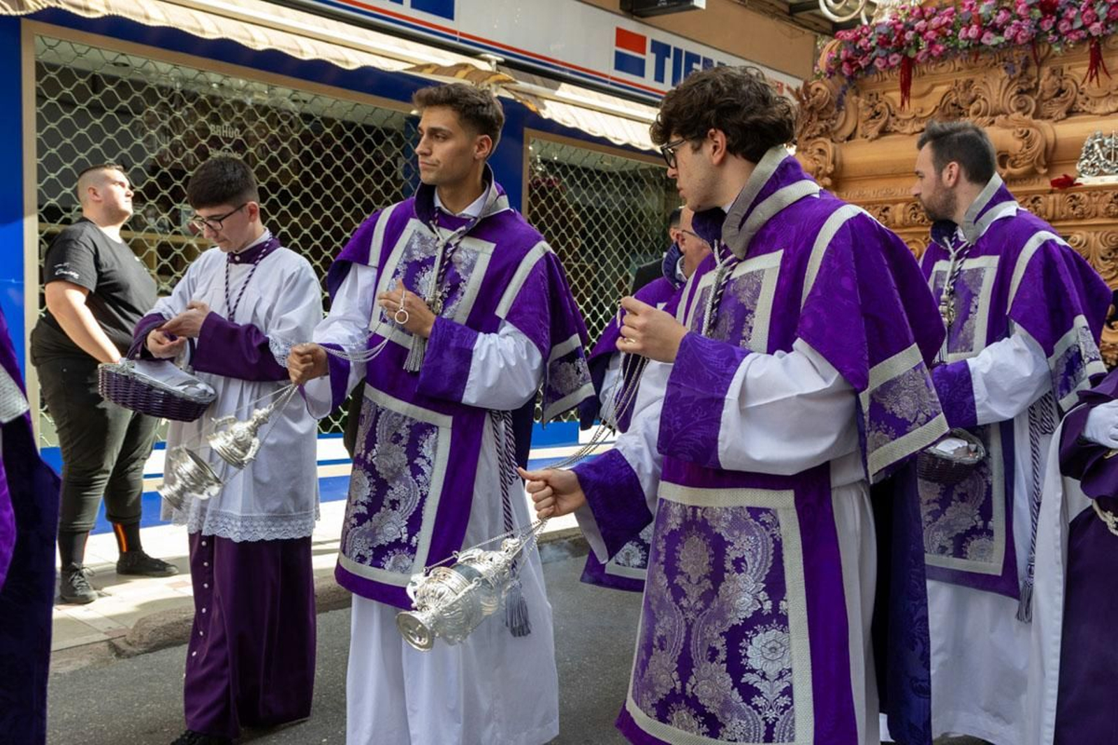 Los jiennenses arropan a las tres cofradías de la tarde en un Domingo de Ramos más caluroso de lo esperado (I)