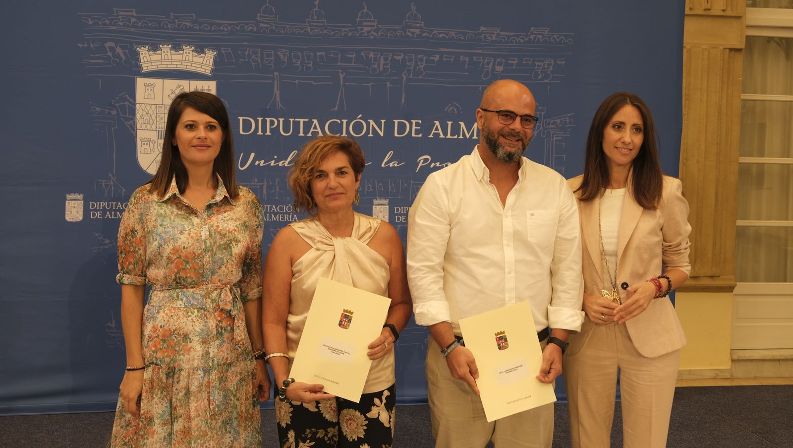 Entrega de ayudas a colectivos sociales en la Diputación de Almería