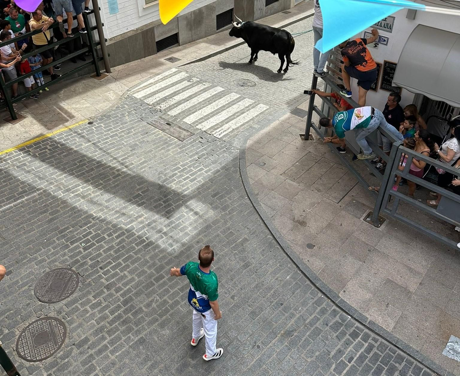 Carcabuey vuelve a disfrutar con su toro de cuerda, en imágenes