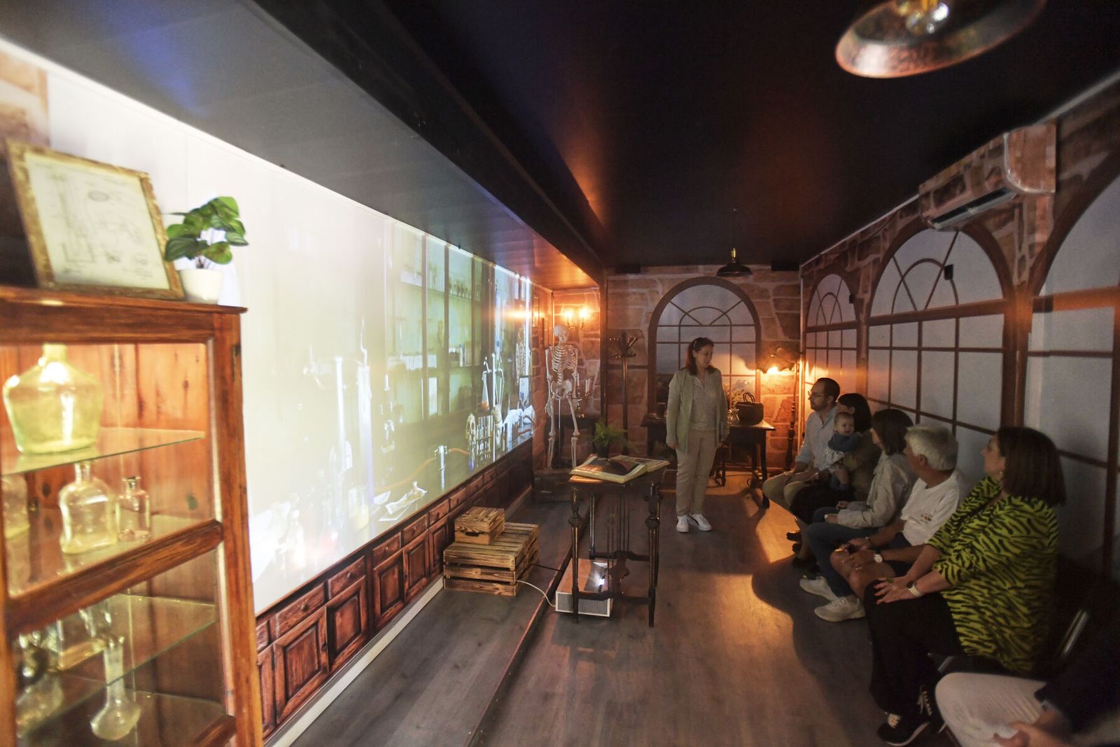 El  'Tour Universitario Cajal, Una Mirada a lo Esencial', en imágenes