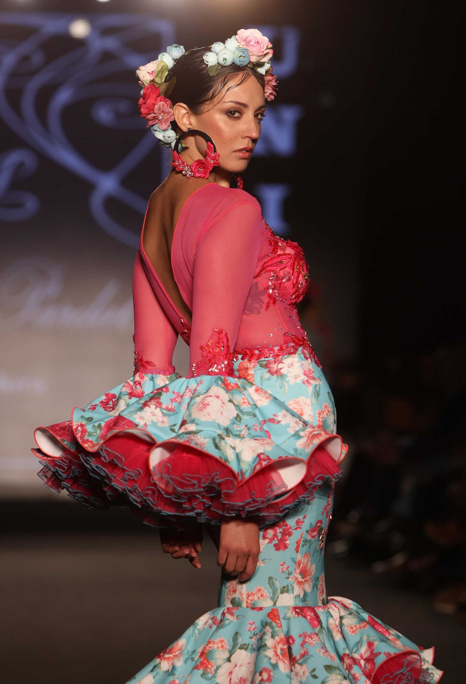 El elegante desfile de la diseñadora malagueña Amparo Pardal en We Love Flamenco 2023