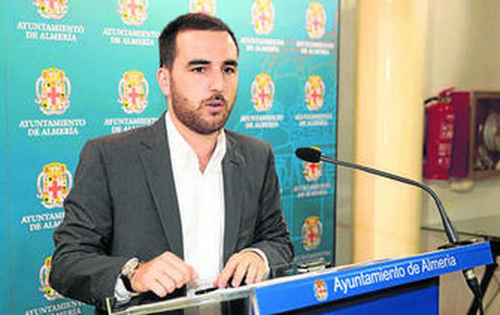 Carlos Sánchez expuso ayer las decisiones adoptadas en Junta de Gobierno.