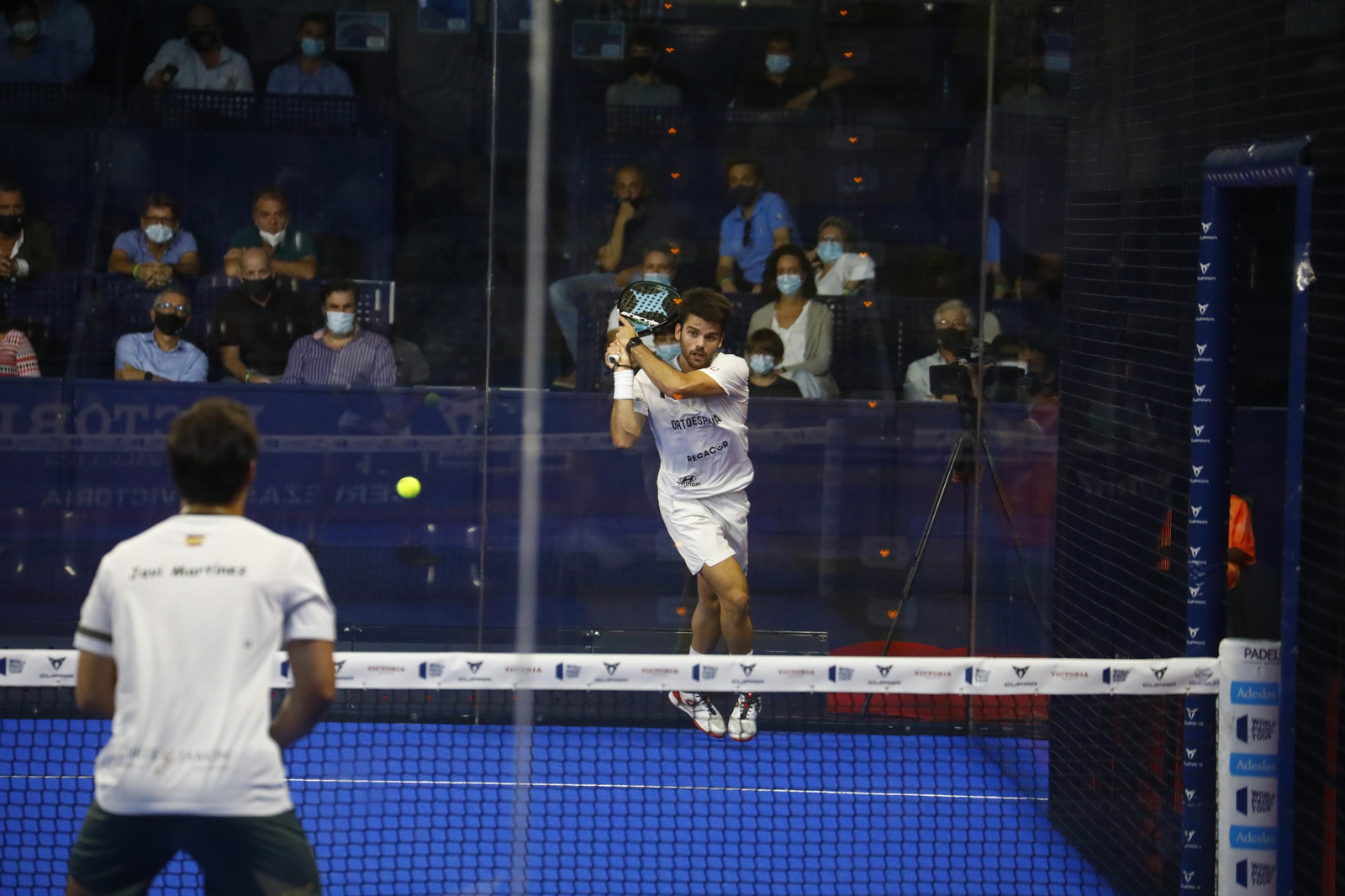La cara y la cruz de Javi Garrido y Xisco Gil en el World Padel Tour de Córdoba, en imágenes